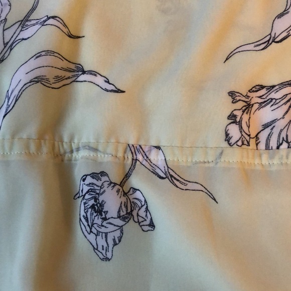 Banana Republic Sleeveless Top. Size medium. Light lime green pattern - Picture 3 of 7